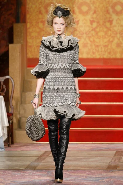 Look 18